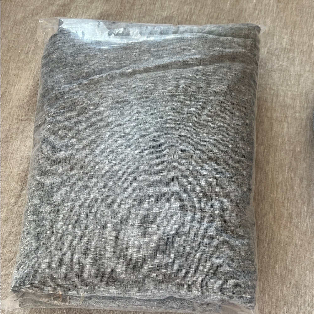 Quince Heather Gray Cotton Sheet Set - Picture 3 of 7